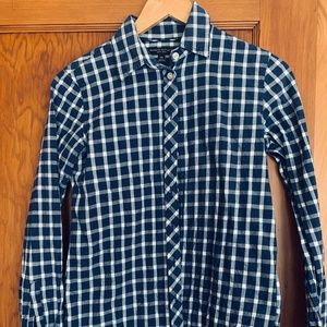 Banana Republic Soft Wash Button Down - XS